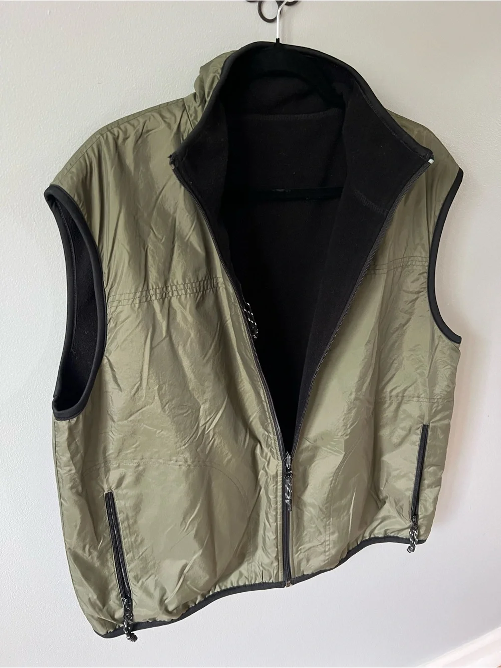 Cabelas sleeveless quilted